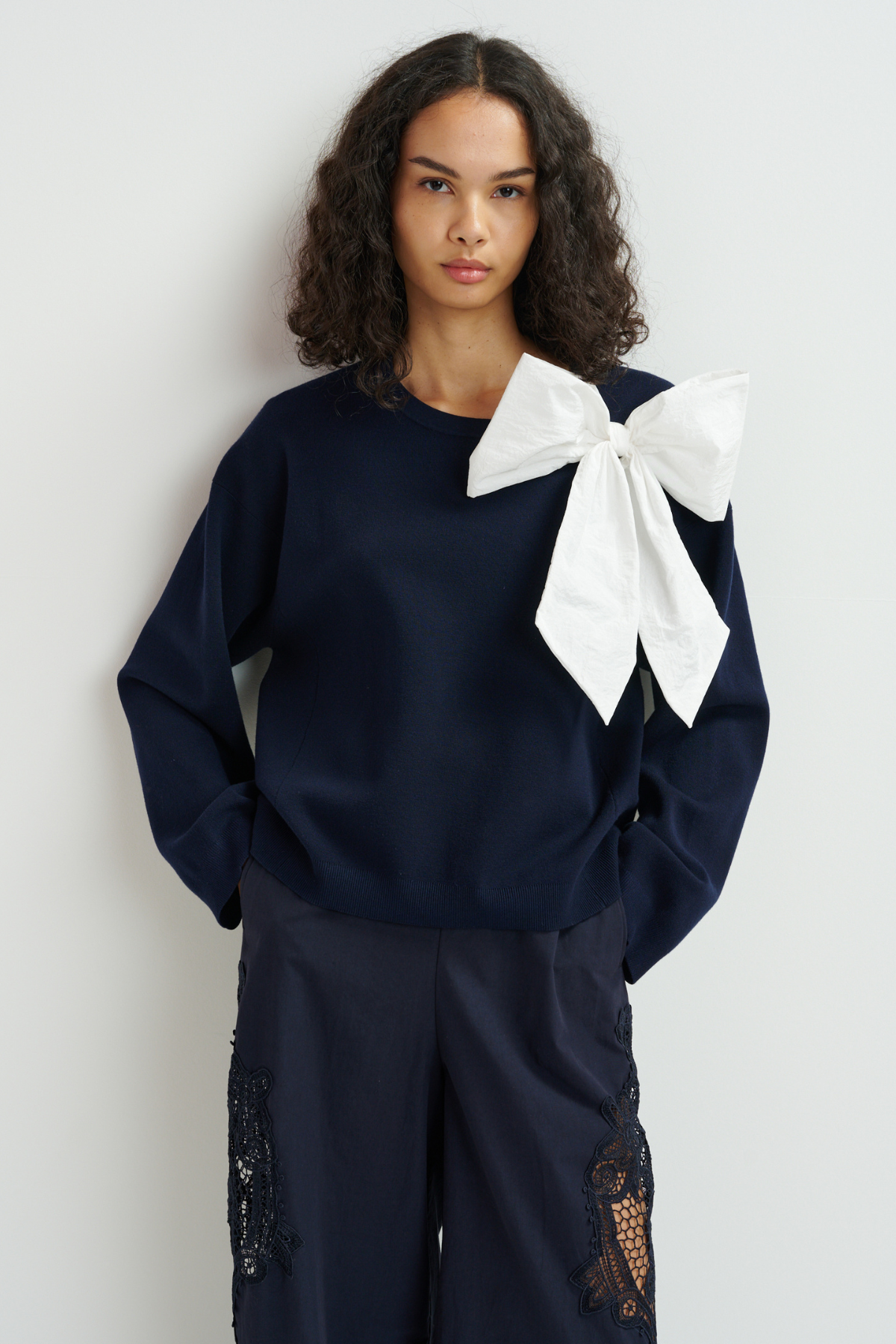 Hoslo Pullover With Bow