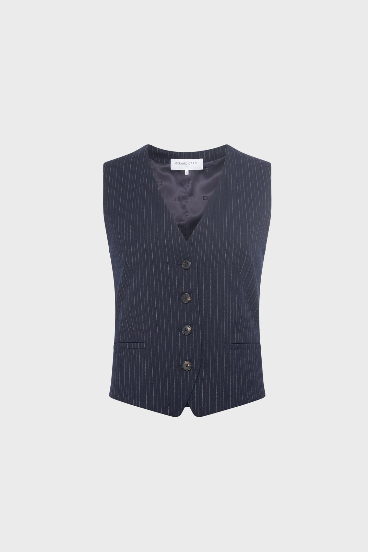 Nelia Vest