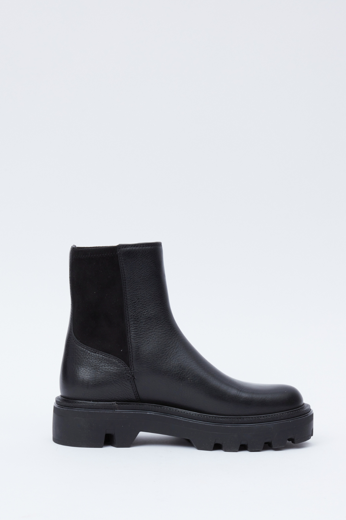 Quinn Chelsea Boot