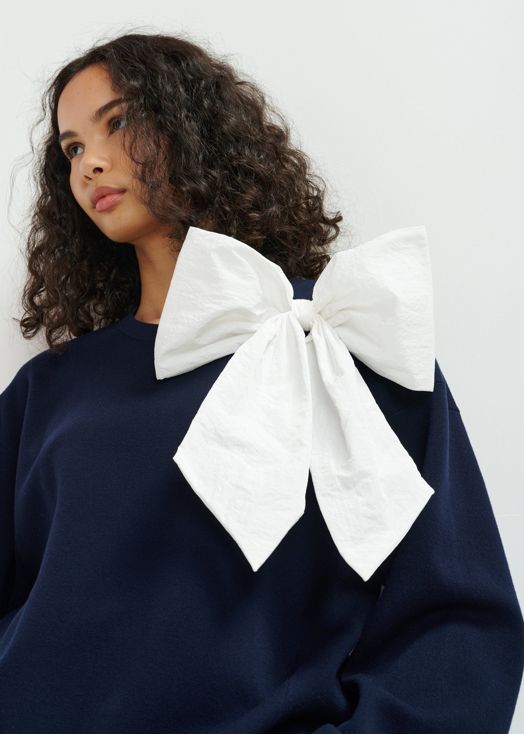 Hoslo Pullover With Bow