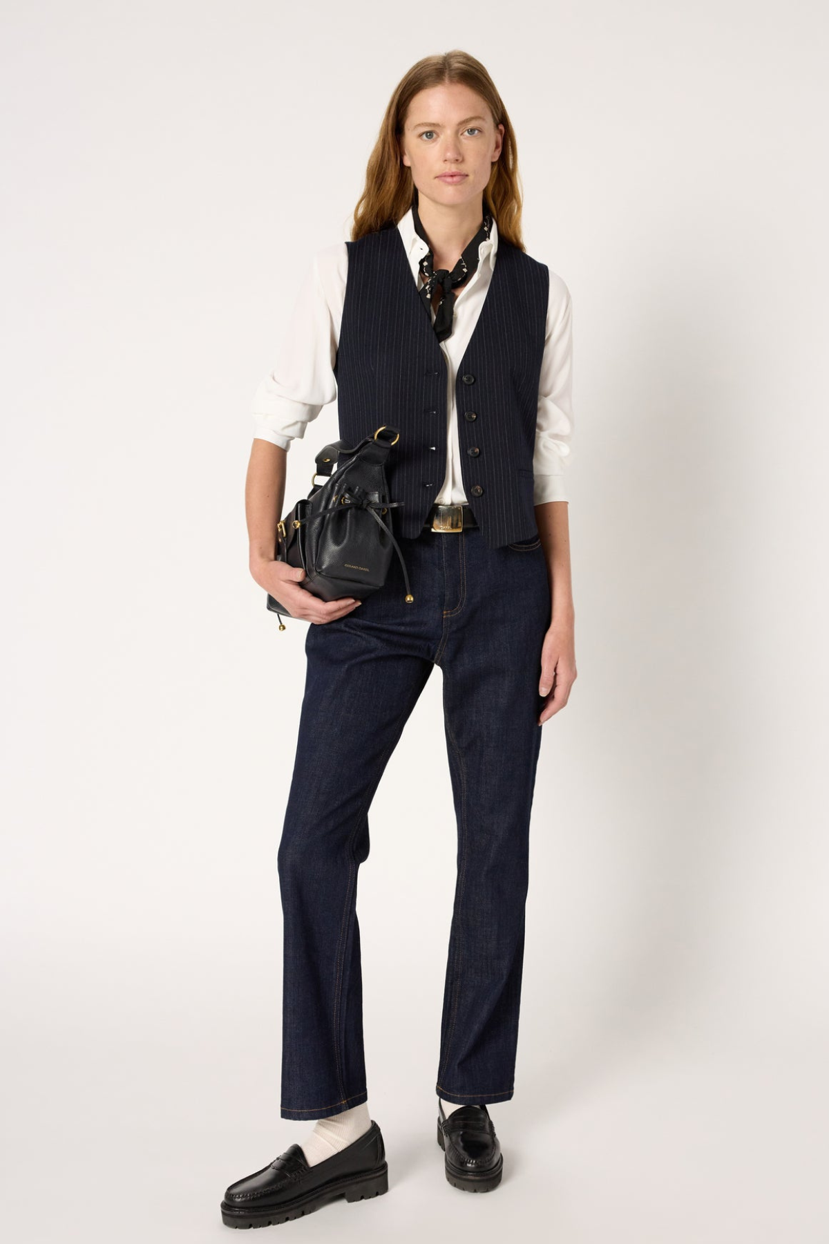 Nelia Vest