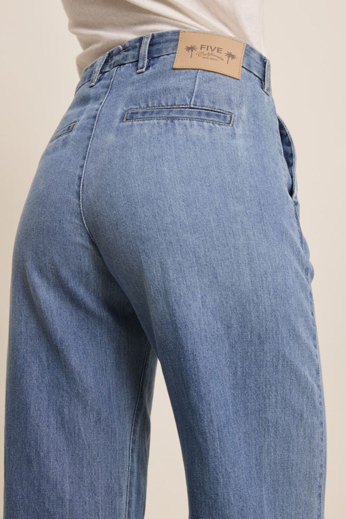 Leika Jeans