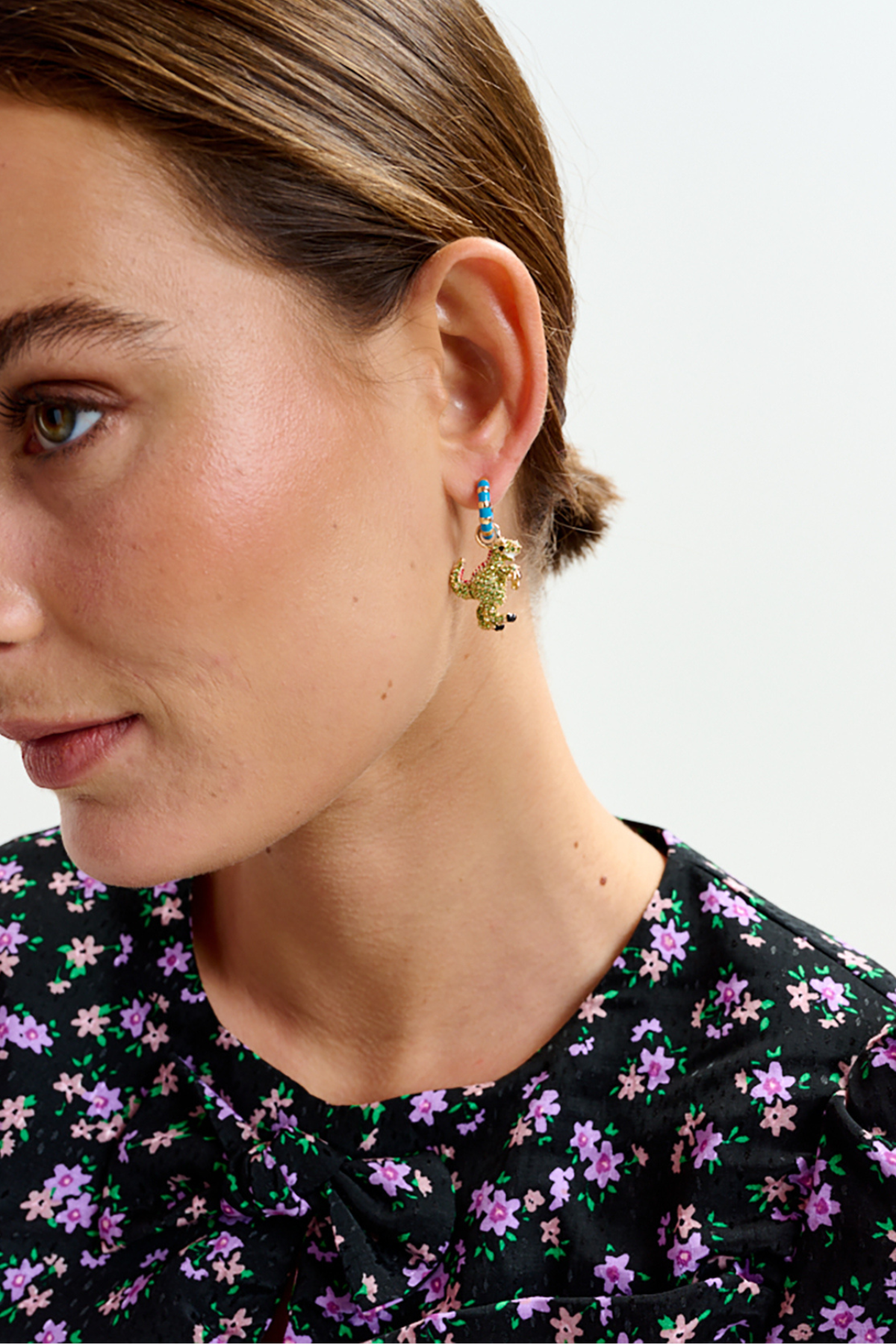 Ihotti Earrings With Charms