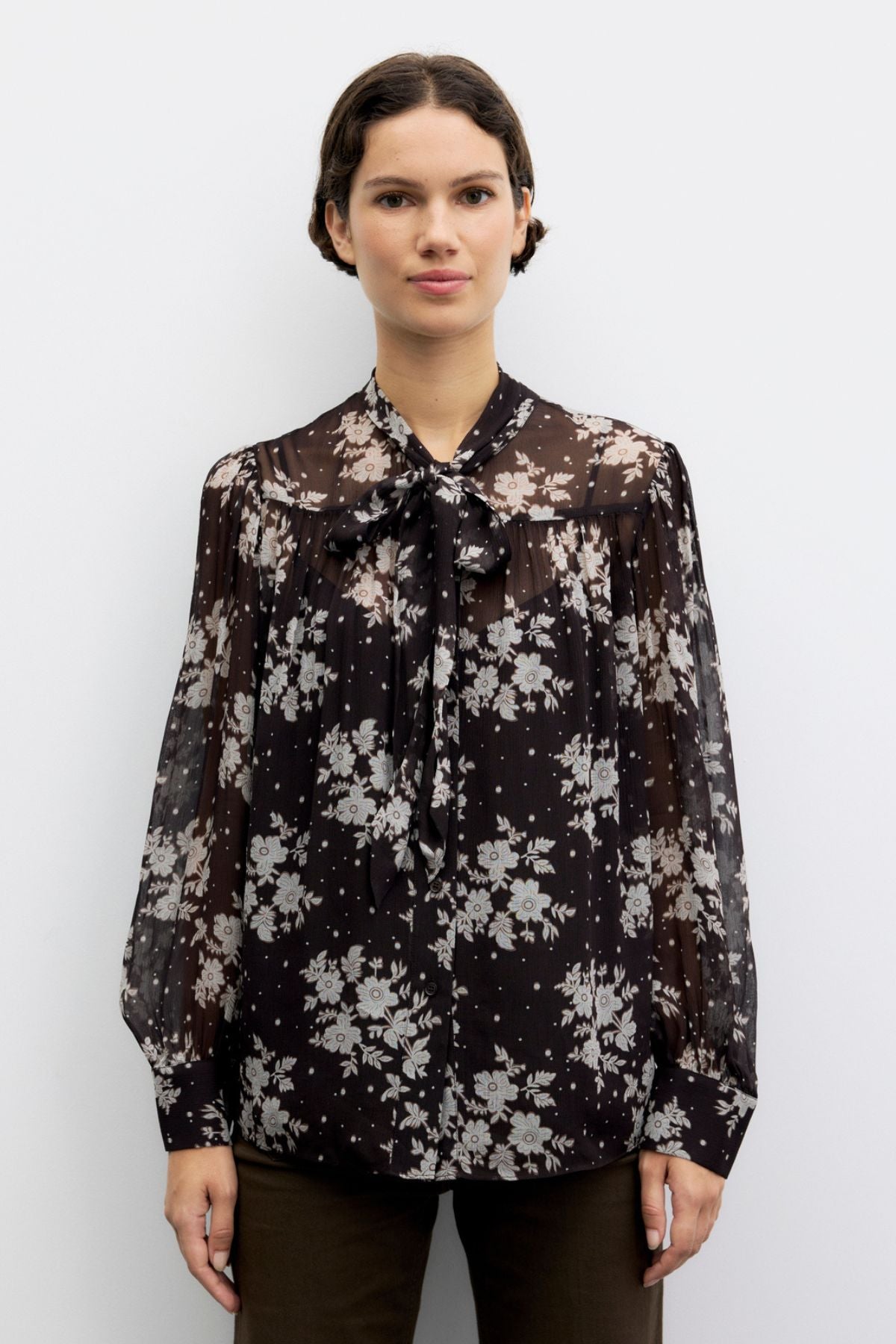 Loa Blouse